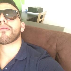 Meet your Posher, Ernesto